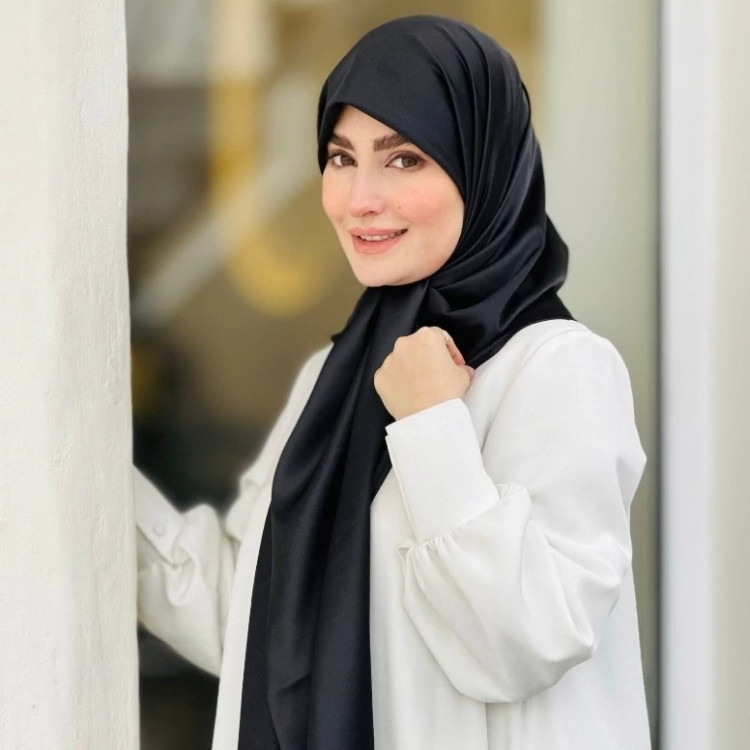 روسری مشکی ساتن محرمی