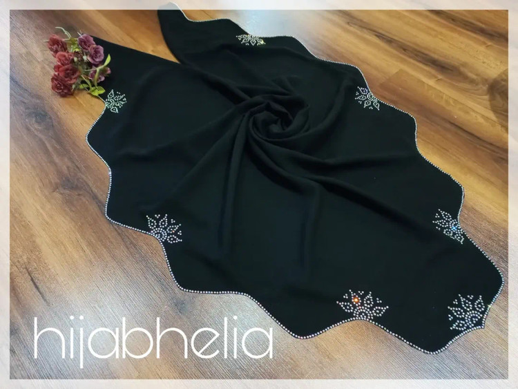 روسری نگین دار مدل شاپرک مشکی