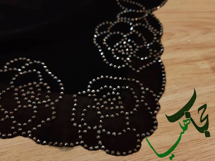 روسرى نگین دار مشکی مدل رزا دودی کرپ