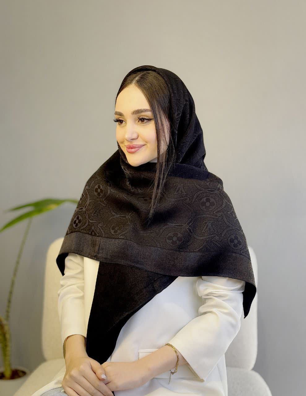 روسری ابریشمی شاین دار